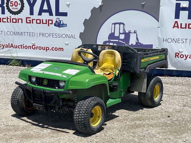 2010-john-deere-gator-image-1