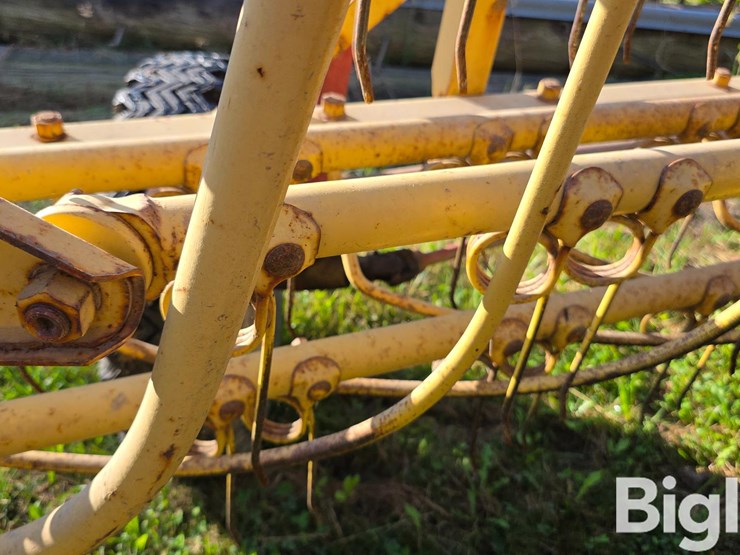 new-holland-256-image-16