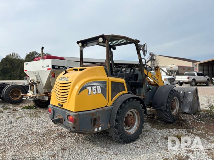 2018-gehl-750-image-5