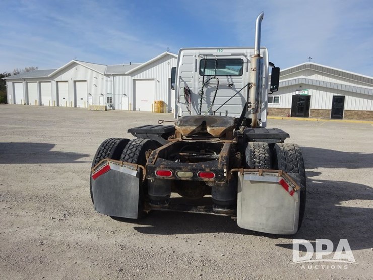2007-volvo-vnl-day-cab-truck-(pz13987,-unit-110)-image-28