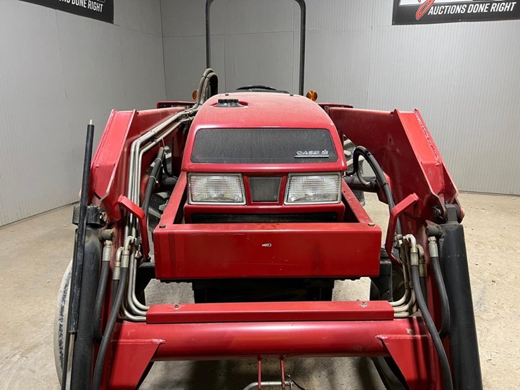 case-ih-3220-image-11
