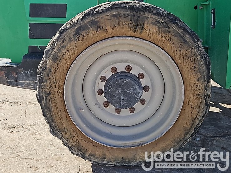 2016-sky-trak-6042-image-9