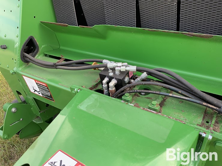 2021-john-deere-560m-image-18