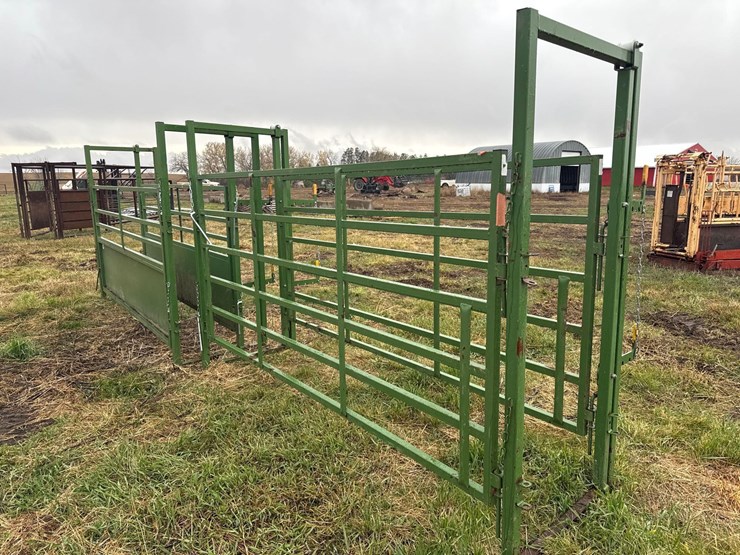 powder-river-working-alley-image-2