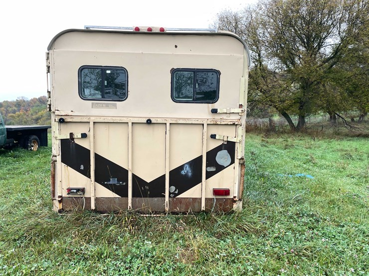 #8044-•-1986-3-horse-gooseneck-camper-trailer-(no-title)-image-6