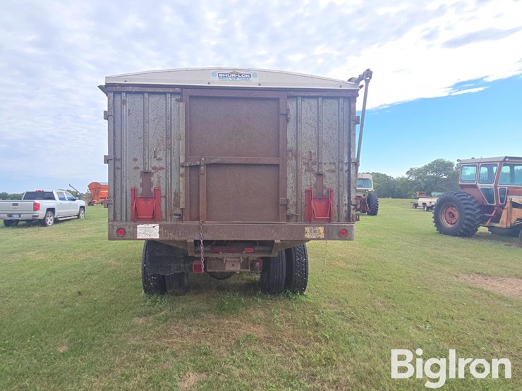 1976-ford-700-image-6