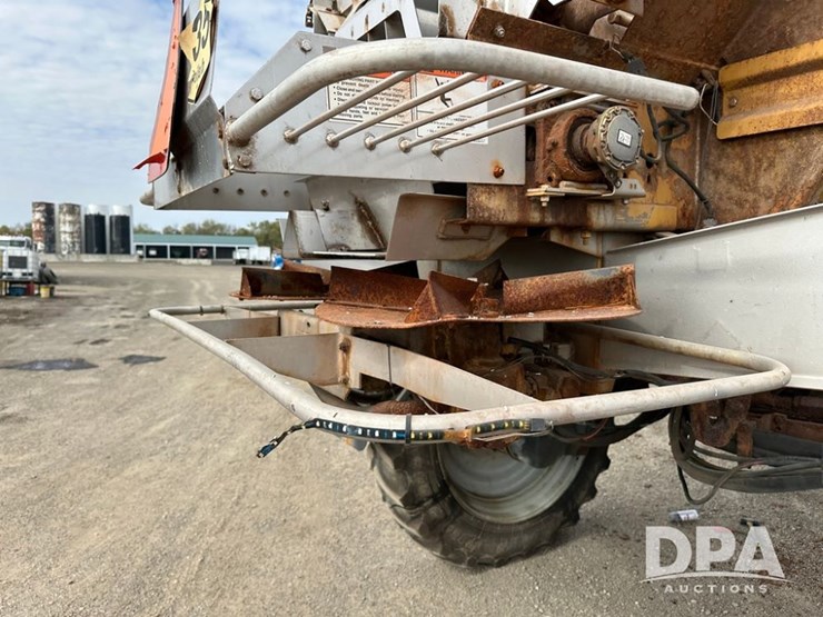 2015-ag-chem-rg1100b-image-23