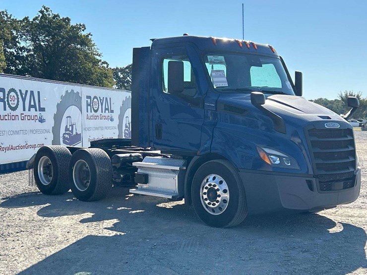 2021-freightliner-cascadia-116-image-4