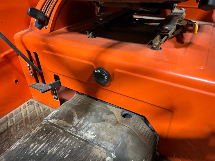 kubota-m5700-image-26