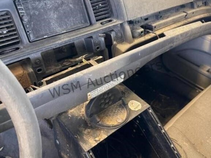 2009-ford-crown-victoria-sdn-image-18