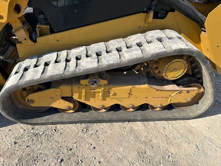 2020-caterpillar-259d3-image-21