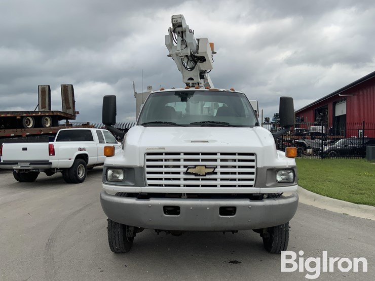 2009-chevrolet-c4500-kodiak-4x4-bucket-truck-image-2