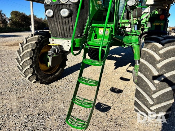 2013-john-deere-4830-image-111