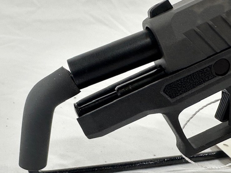 #2025-00059-•-taurus-gx4-pistol-image-37