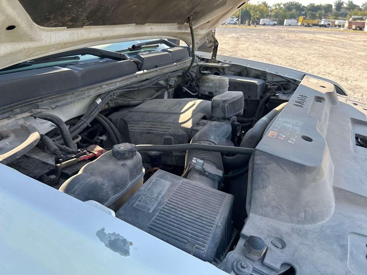 2013-chevrolet-silverado-3500hd-image-10