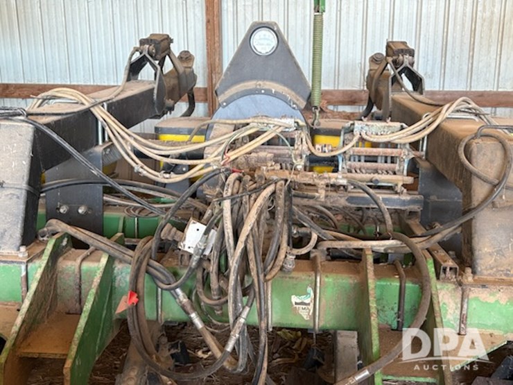 john-deere-7300-image-6