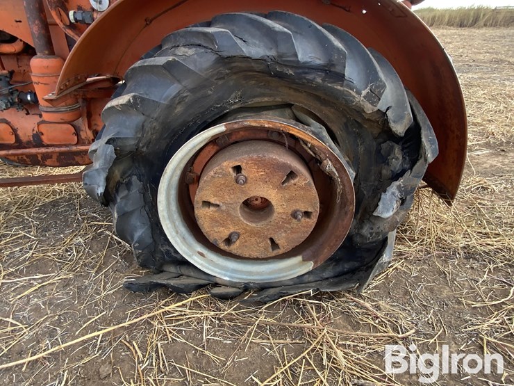 case-la-2wd-tractor-image-18