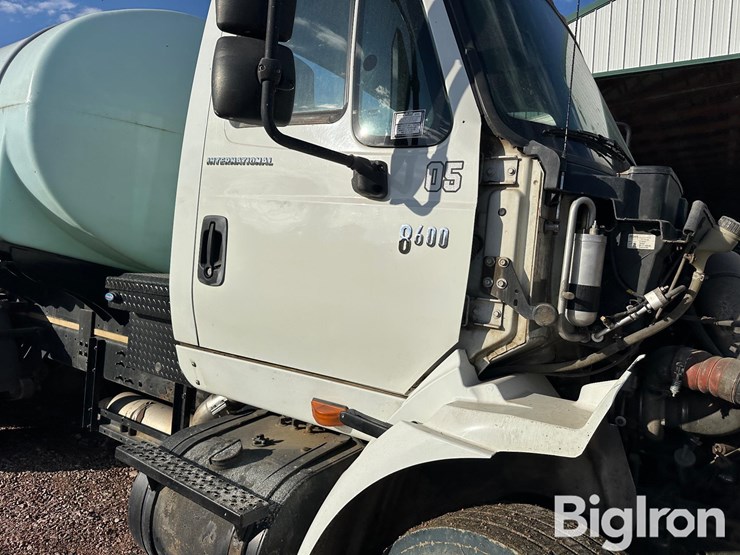 2005-international-8600-image-18