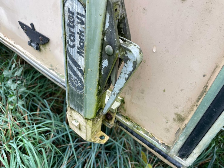 #8044-•-1986-3-horse-gooseneck-camper-trailer-(no-title)-image-27