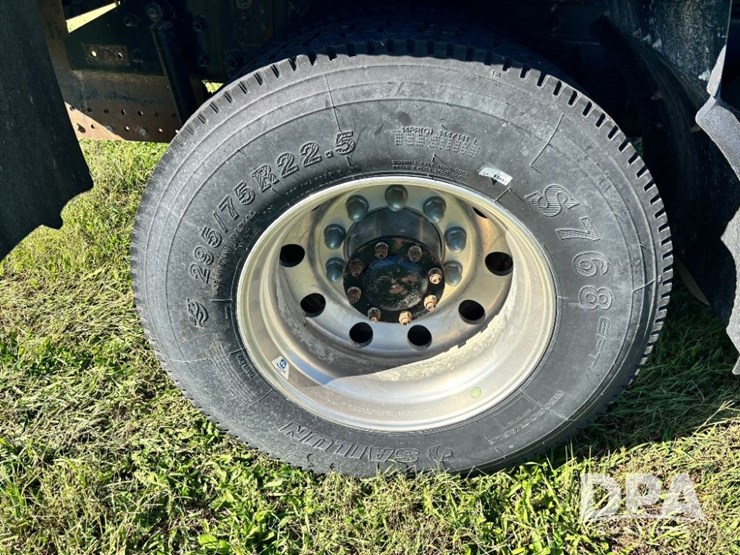 2013-kenworth-t370-image-39