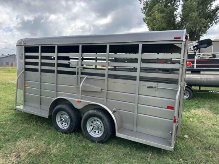 2023-w-w-16'-livestock-trailer-image-4
