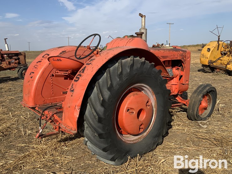 case-la-2wd-tractor-image-5