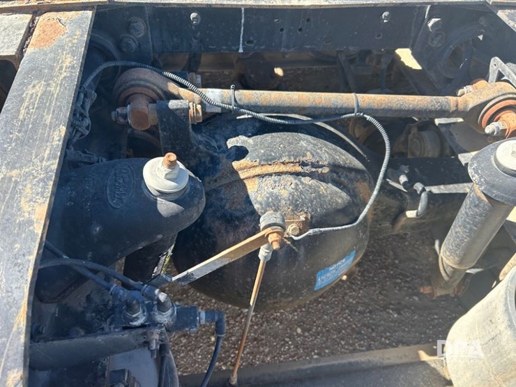 2004-peterbilt-379-image-17