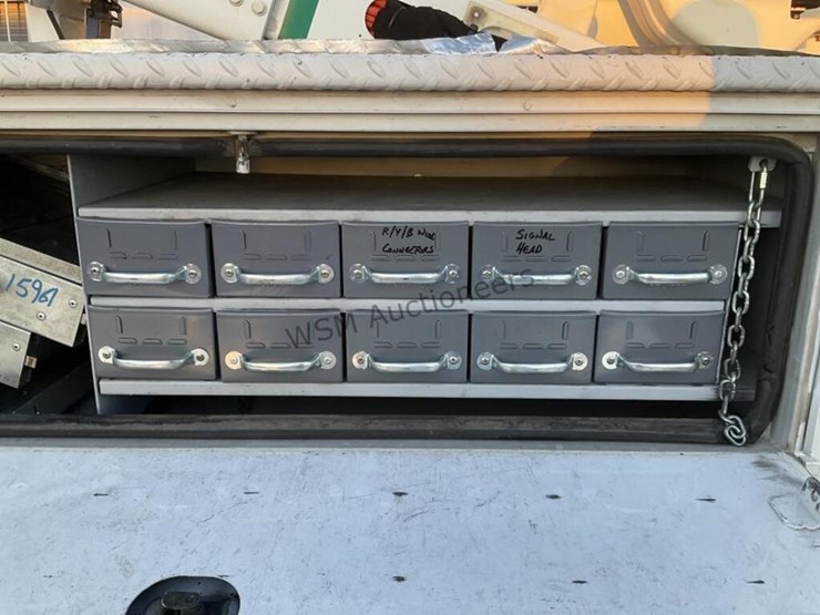 2013-ford-f550-image-15