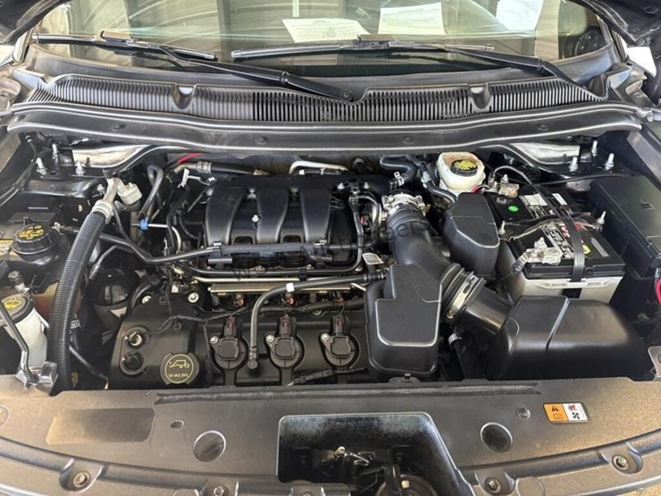 2016-ford-explorer-image-11