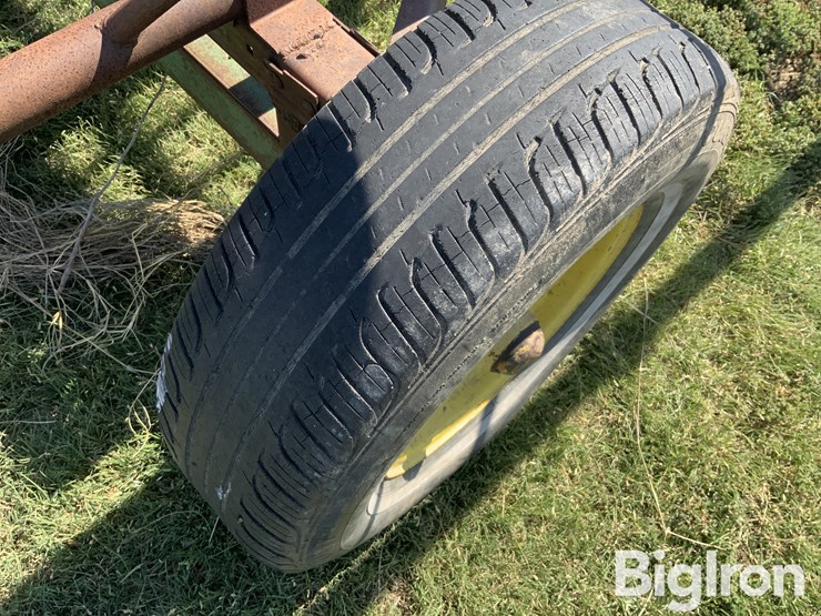 blattner-3-bale-hay-feeder-wagon-image-12