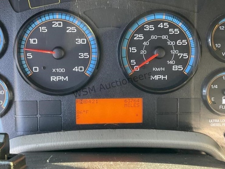 2014-international-4300lp-spray-truck-image-27