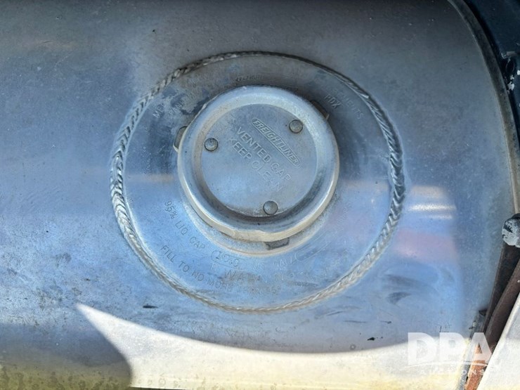 1993-freightliner-fld120-image-57