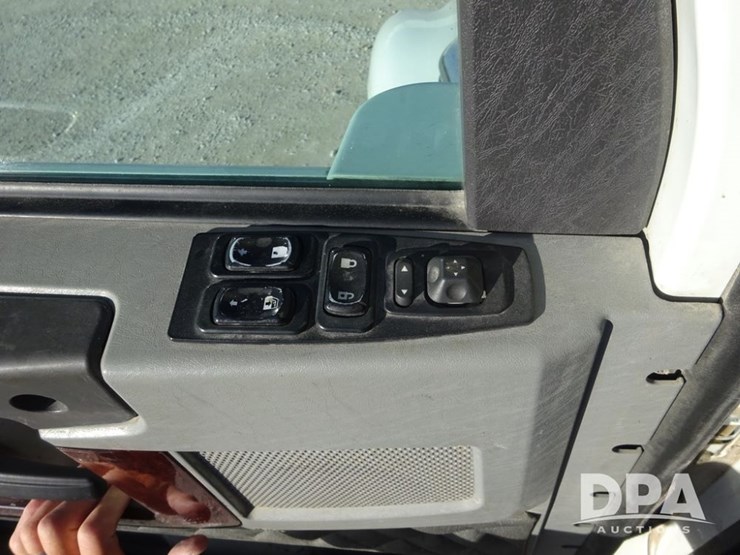 2018-freightliner-coronado-day-cab-glider-truck-(pz13996,-unit-773)-image-87