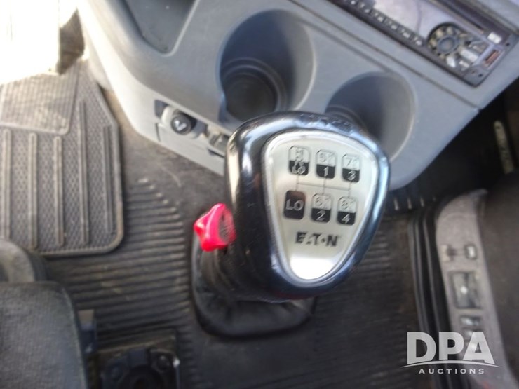 2018-freightliner-coronado-day-cab-glider-truck-(pz13985,-unit-775)-image-99