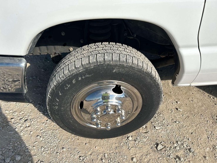 2015-ford-e350-image-28