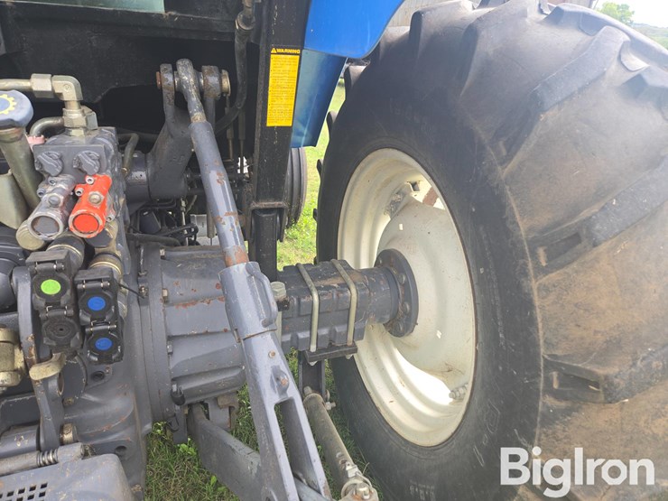 2002-new-holland-ts100-image-13