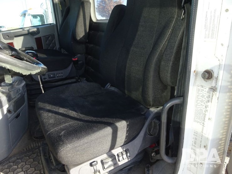 2018-freightliner-coronado-day-cab-glider-truck-(pz13996,-unit-773)-image-85