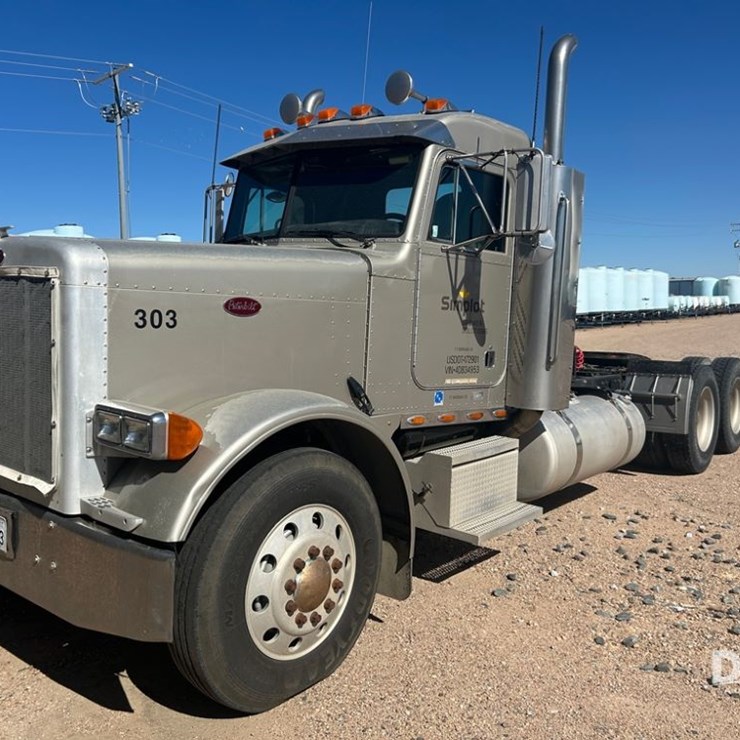 2004 PETERBILT 379