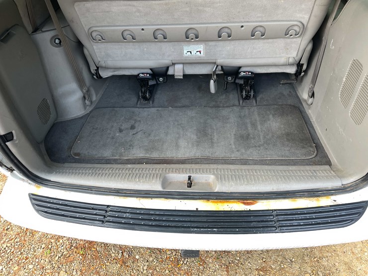 1999-chrysler-town-&-country-image-73