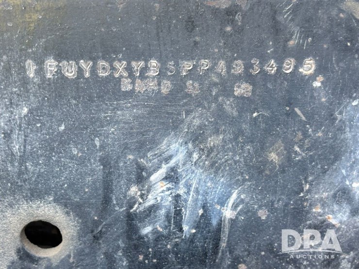 1993-freightliner-fld120-image-71