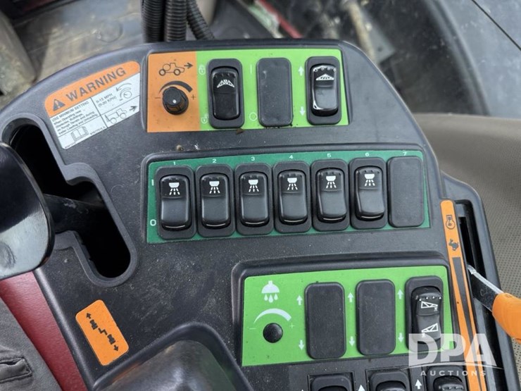 2020-case-ih-trident-5550-image-78