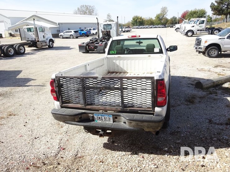 2006-chevrolet-2500hd-image-19