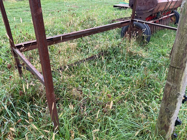 #8114-•-metal-frame-image-7