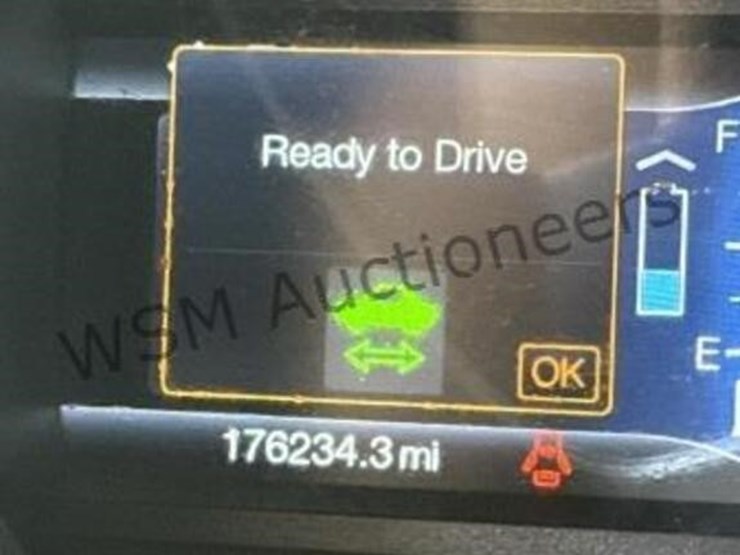 2014-ford-c-max-hybrid-wagon-image-17