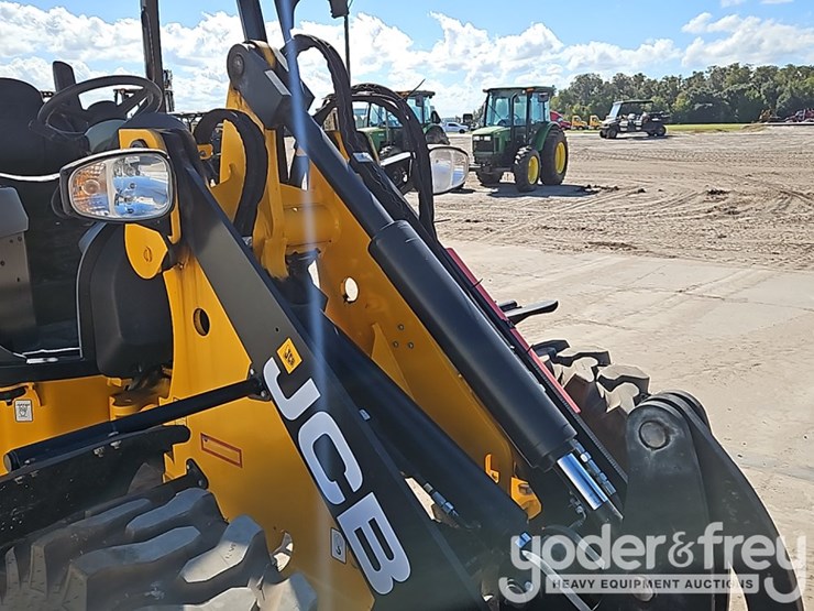 2023-jcb-407-image-11