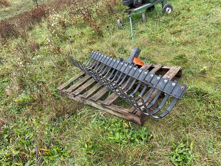 #8148-•-hitch-mounted-rake-image-3