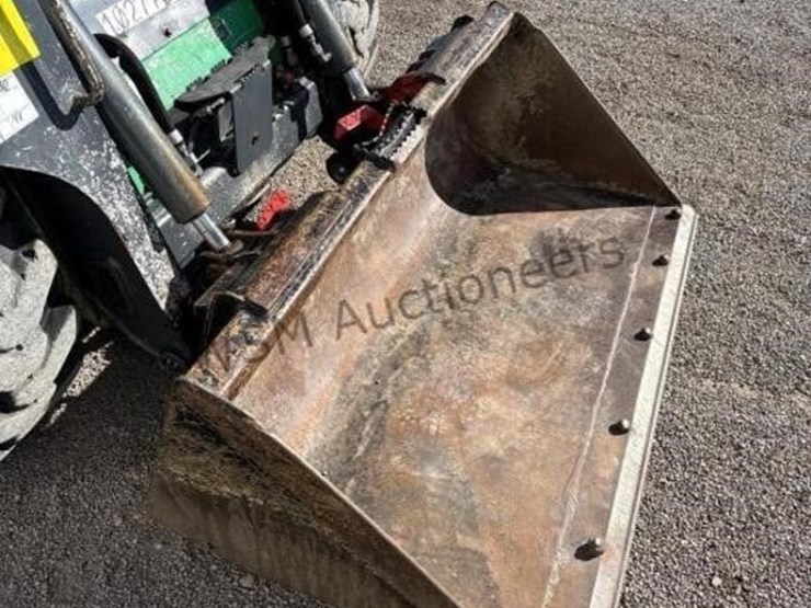 2020-deere-316gr-image-14