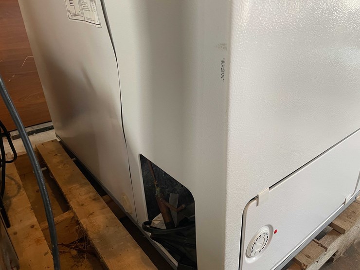 #6619-•-chest-freezer-image-5