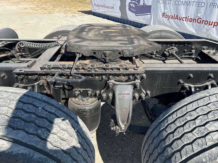 2021-freightliner-cascadia-116-image-21