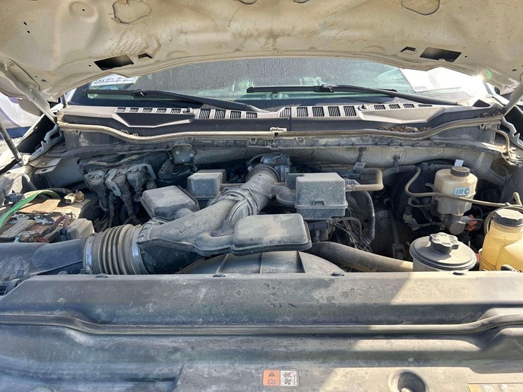 2022-ford-f250-xl-image-8